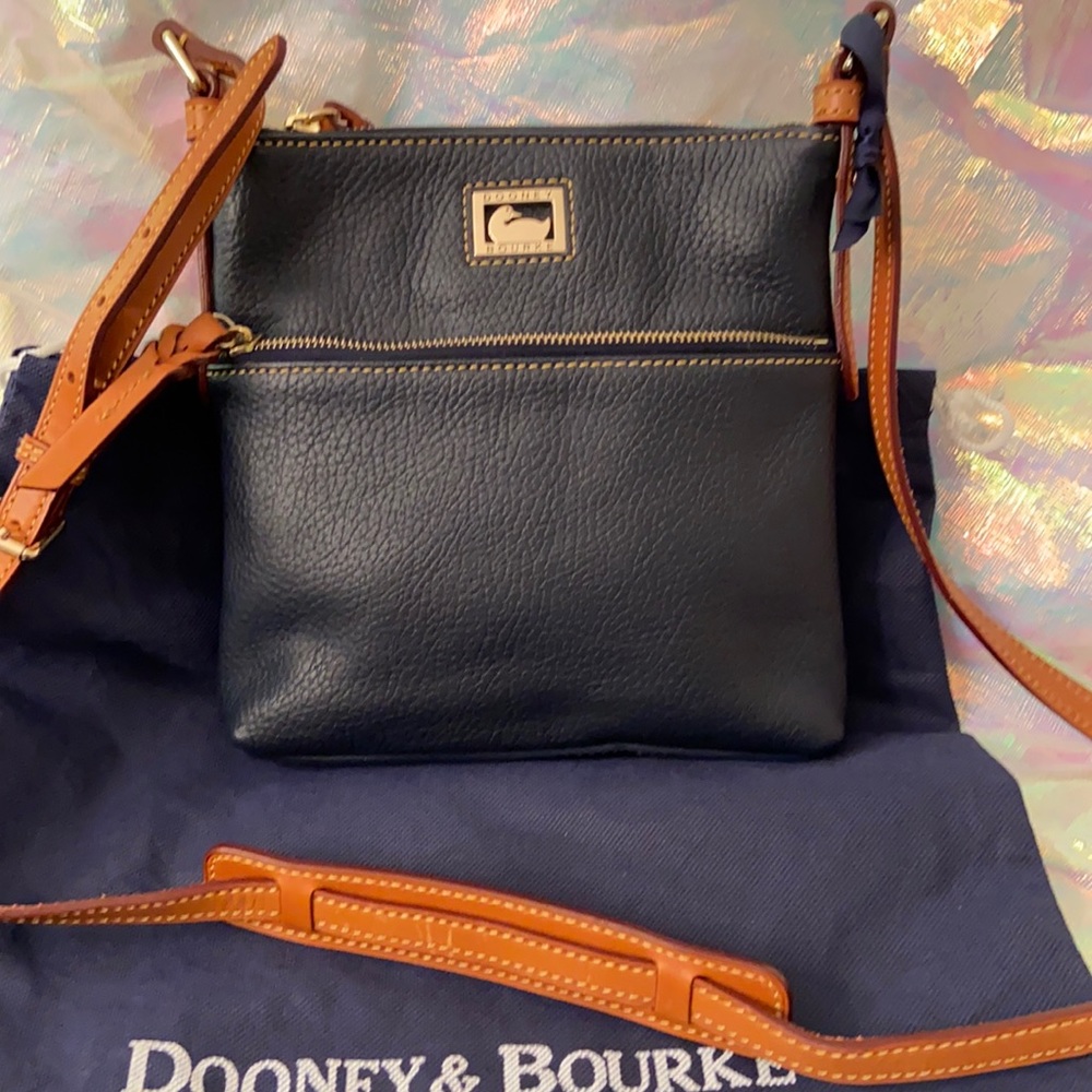 Dooney&Bourke small pebble leather crossbody